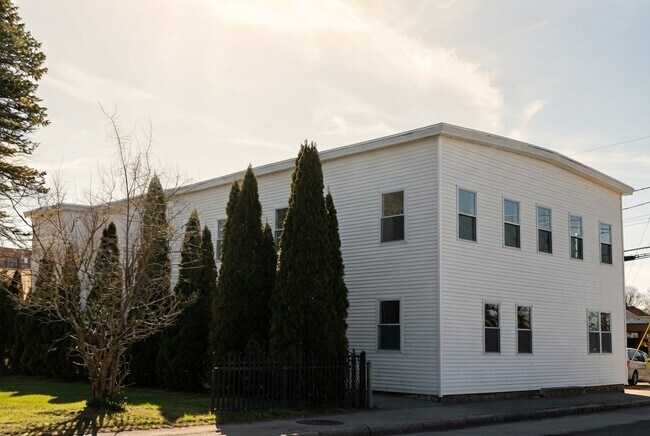 Building Photo - 113 Temple St