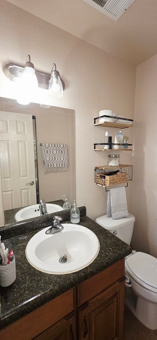 Building Photo - Stunning 4 bedroom, 3 bath home in West El Paso! NO APPLICATION OR ADMIN FEE!