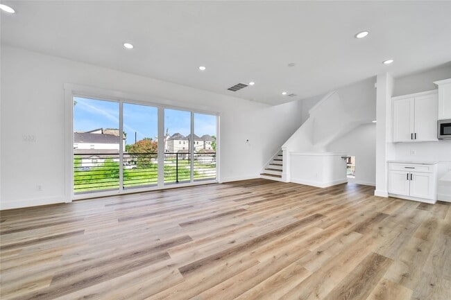 Building Photo - 4124 Buck St