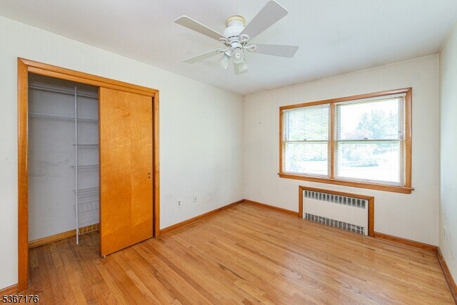 Building Photo - 3 Greenridge Dr