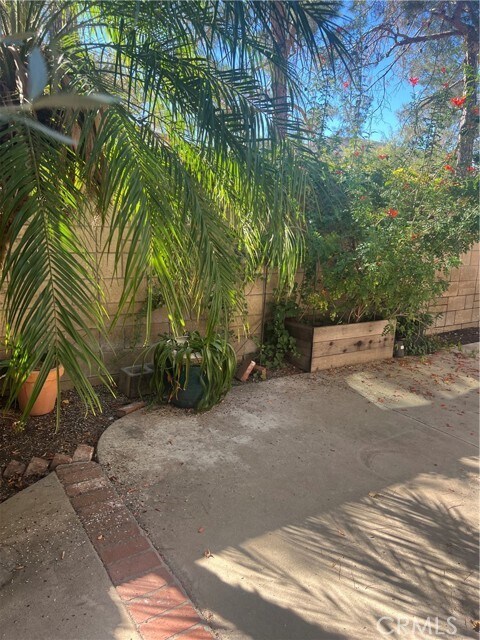 Building Photo - 5018 Evanwood Ave