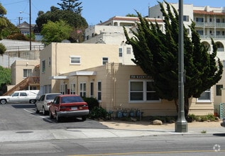 Building Photo - 158 N Ventura Ave