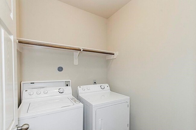 Building Photo - 50 Woodland Hills Dr