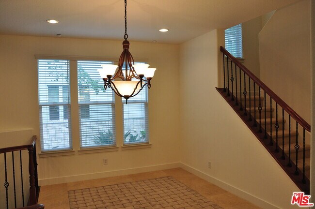 Building Photo - 6010 S Celedon Creek