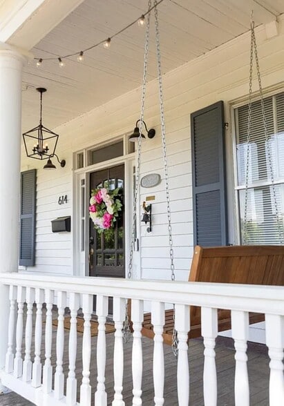 Building Photo - 614 Norwood St