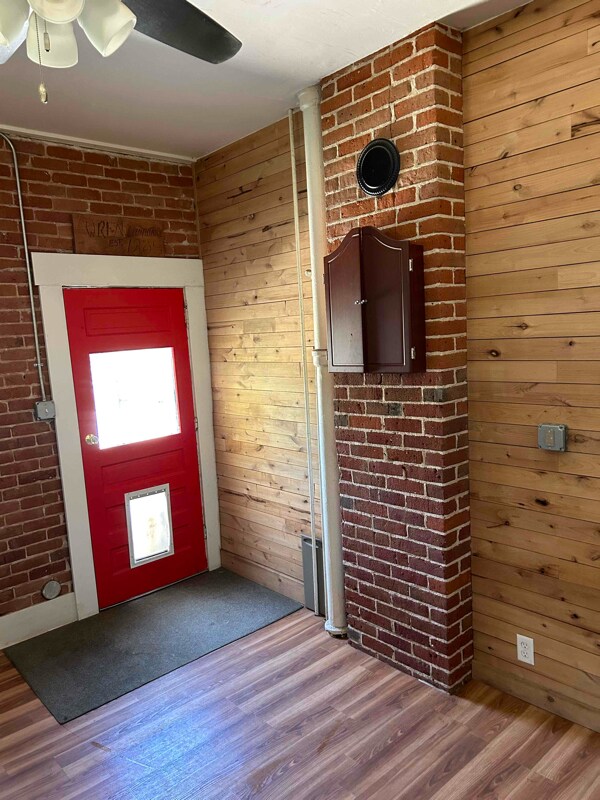 Building Photo - 1423 11th St