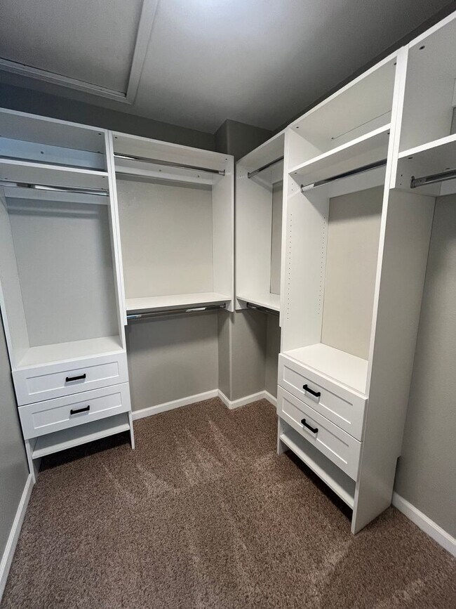 Building Photo - 30133 Destiny Dr