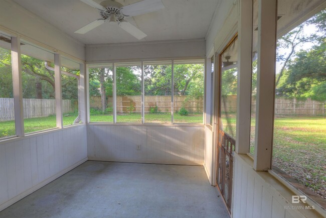 Building Photo - 54 Paddock Dr