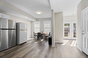 Building Photo - 2104 Allendale Rd