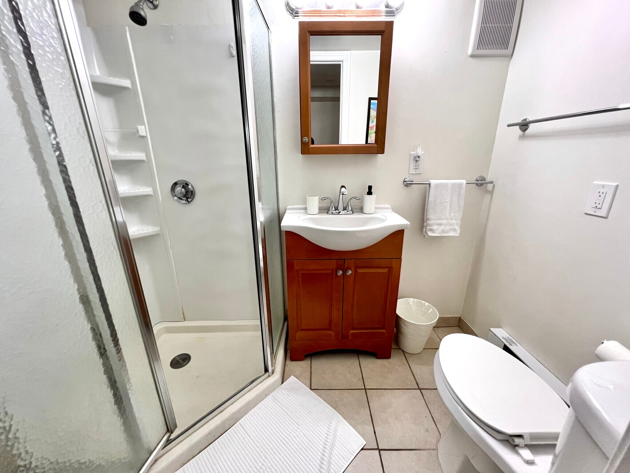 Building Photo - 17 Sunset St