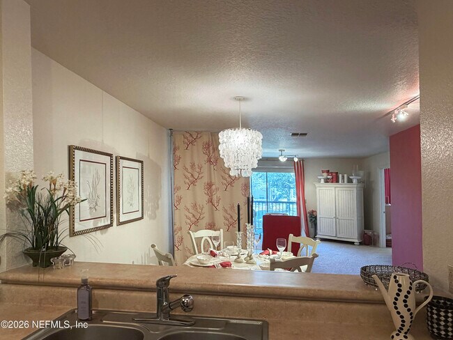 Building Photo - 11-11 Arbor Club Dr