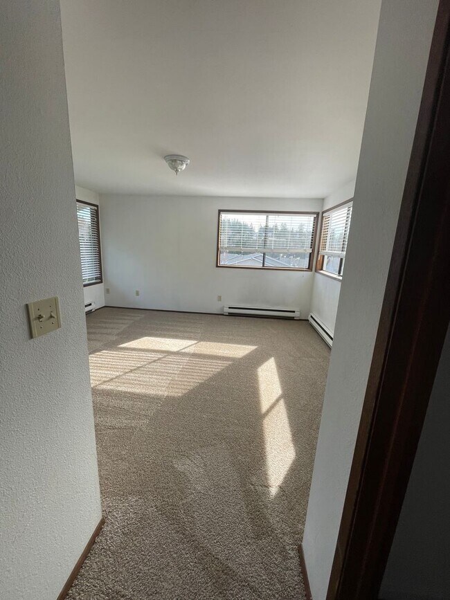 Building Photo - 19833 3rd Ave NW