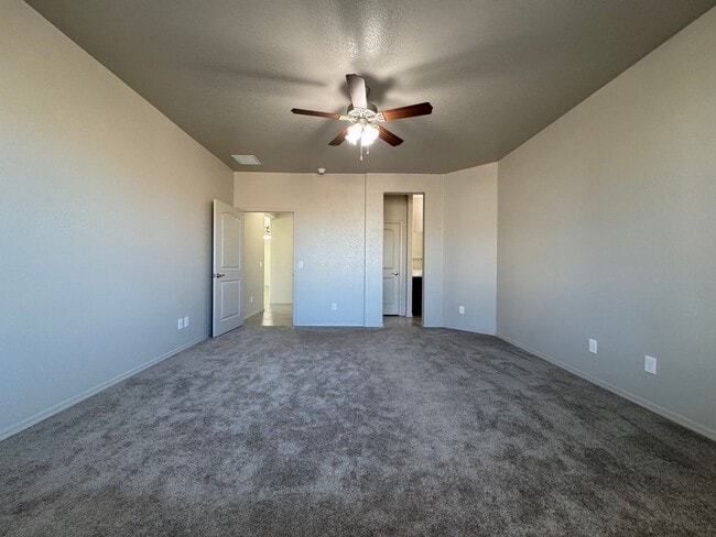 Building Photo - 4BR/2.5BA/2CG, 2057 sq.ft. rental with DOG RUN in Sierra Vista, AZ
