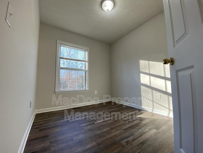 Building Photo - 9609 Coventry Creek Dr