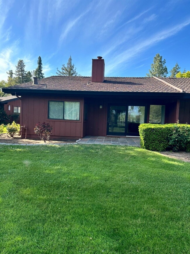 Building Photo - 44771 Garden Ct