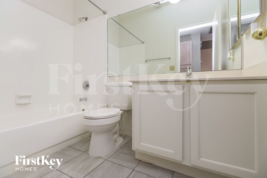 Building Photo - 3710 W Spinnaker Ln