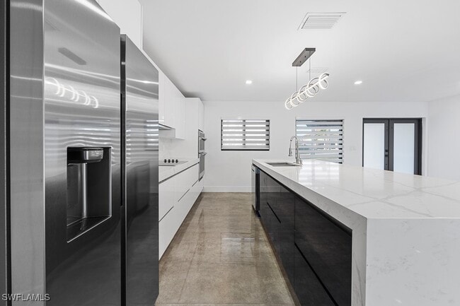 Building Photo - 112 Bayshore Dr