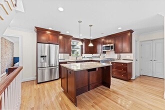 Building Photo - 326 Park Ave