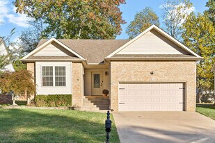 Building Photo - 525 Parkvue Village Way