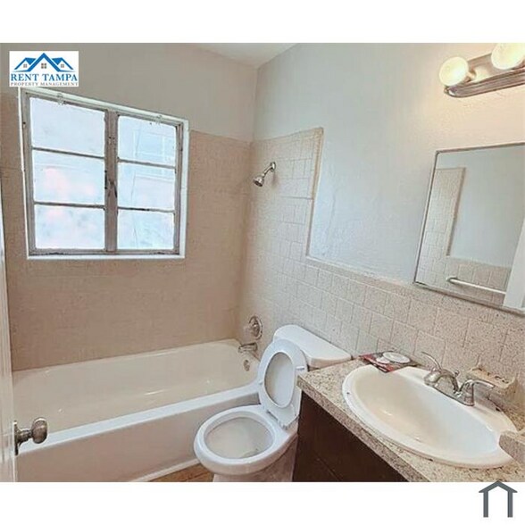 Building Photo - 761 22nd Ave S