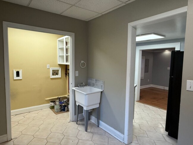 Building Photo - Very nice home located in the Tree Streets - Walking distance to ETSU!