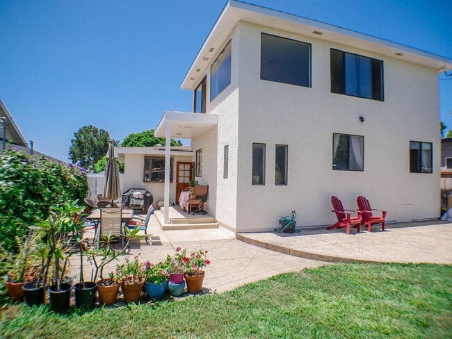 Building Photo - OPEN HOUSE, NOV. 24th at 2 pm - Downtown/Harbor Views!