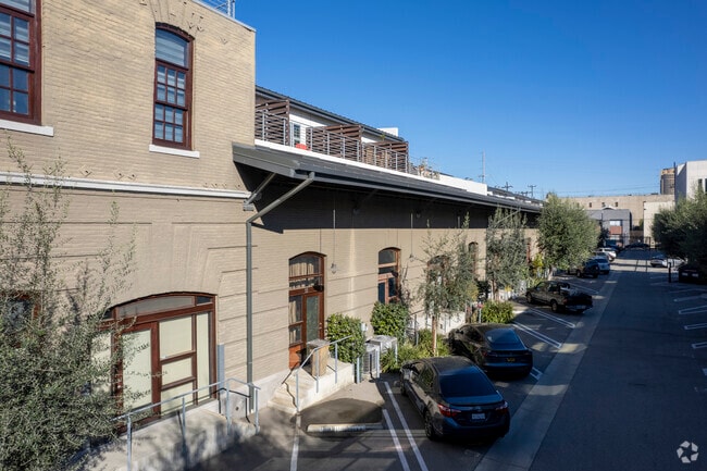 940 E 2nd St - Barn Loft Residential Condos