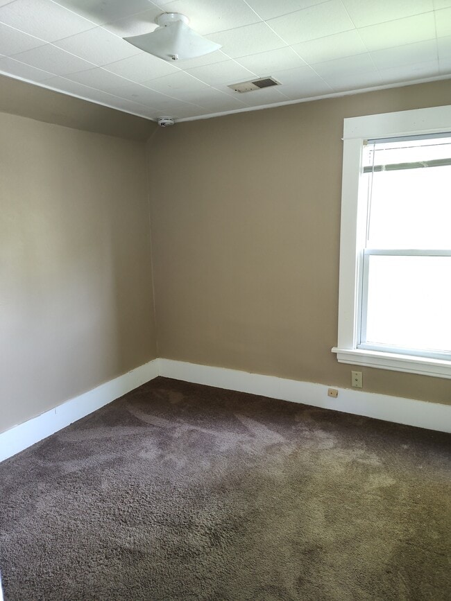 Building Photo - 1859 Mount Vernon St