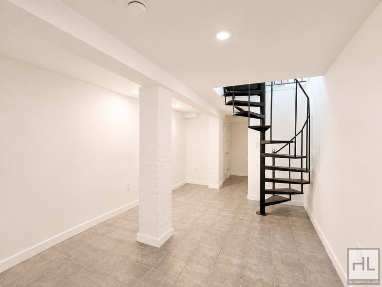 Building Photo - GREENE AVENUE / 2-Bed / Duplex / Backyard
