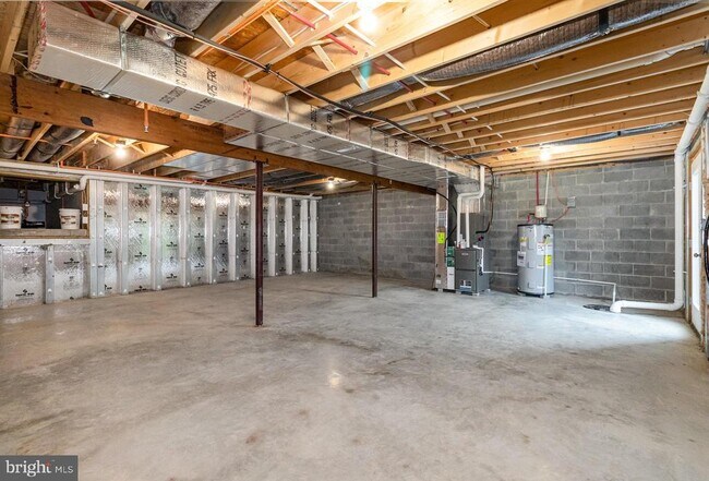 Building Photo - 7870 Briarwood Dr