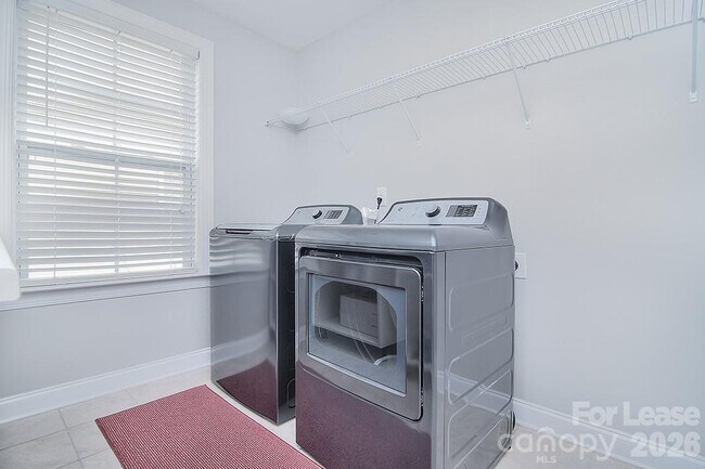 Building Photo - 1445 Overlea Pl NW