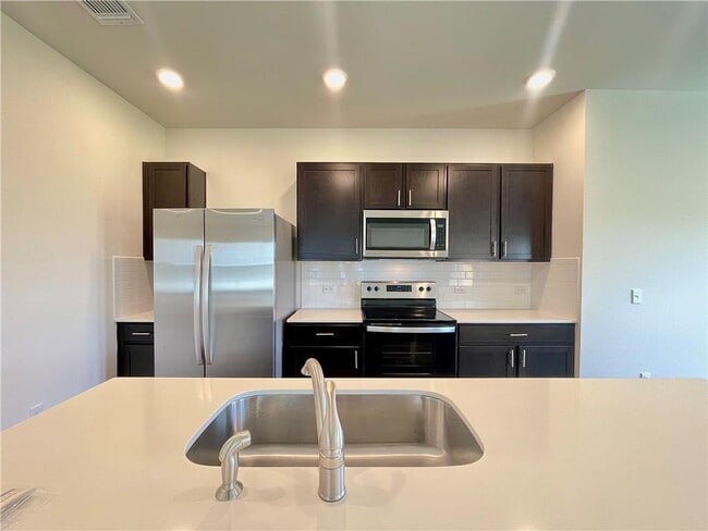 Building Photo - 110 Krause Spgs Dr