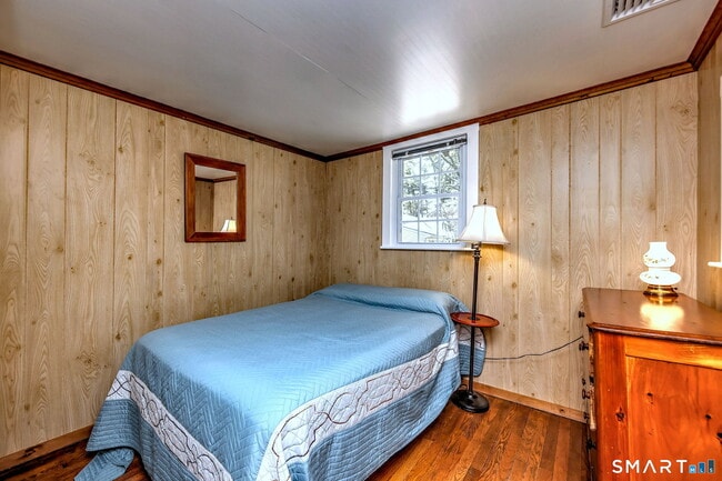 Building Photo - 10 Old Pinewood Trail