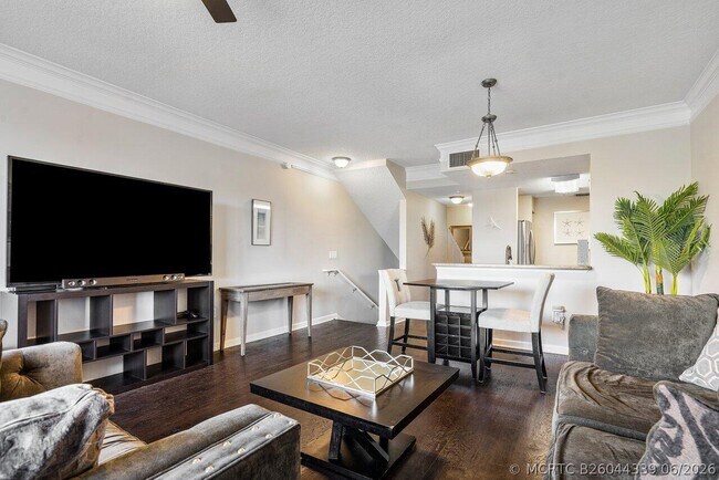 Building Photo - 2016 Alta Meadows Ln