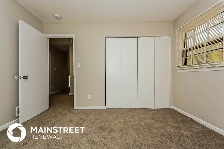 Building Photo - 5749 Cypress Ct