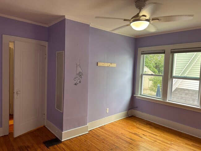 bedroom - 24 Corinne St SW