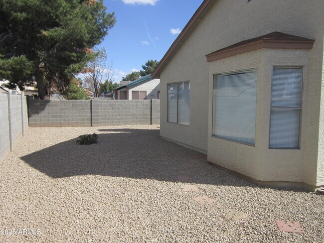 Building Photo - 8820 W Greenbrian Dr