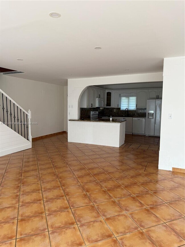 Building Photo - 541 NE 199th Ln