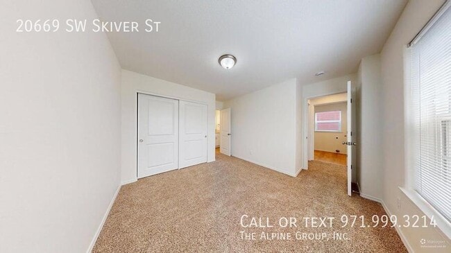Building Photo - 20669 SW Skiver St