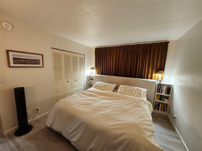 Building Photo - 10004 Winding Lake Rd