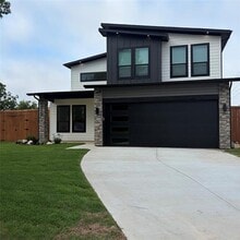 Building Photo - 5200 Gibson Dr