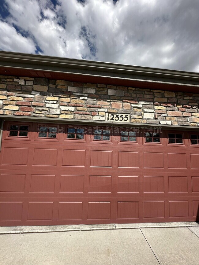Building Photo - 12555 Monroe Dr
