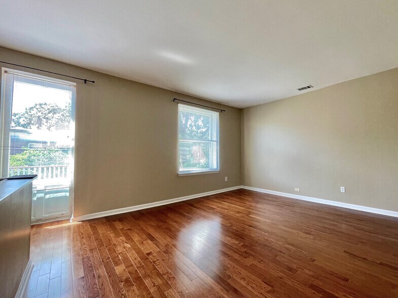 Building Photo - 4139 Castleman Ave 2W