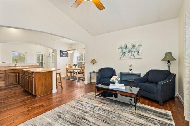 Building Photo - 5014 Brookfield Dr