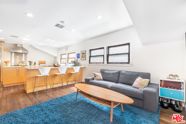 Building Photo - 16811 Escalon Dr