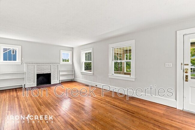 Building Photo - 42 Westover Dr