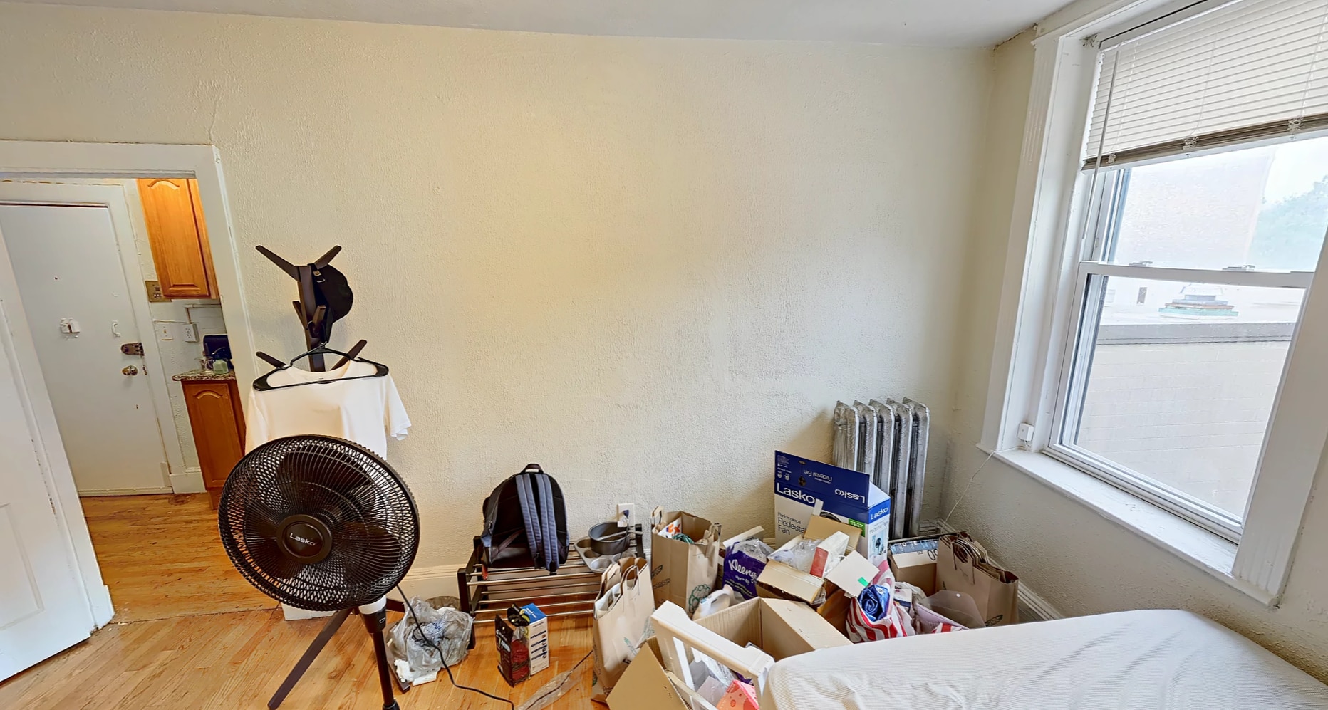 Building Photo - 142 Hemenway St