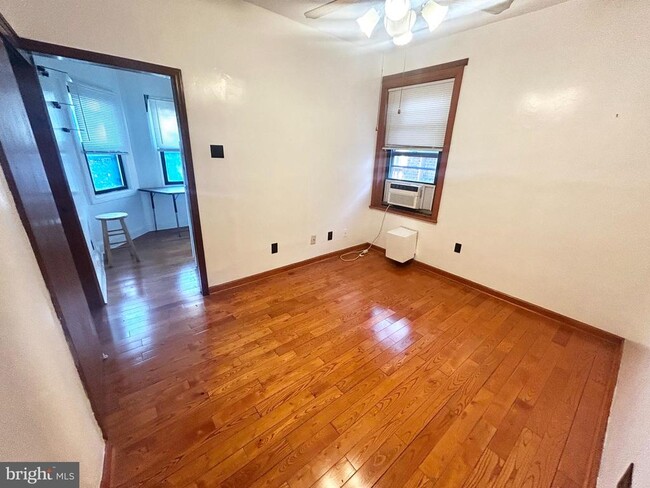 Building Photo - 148 N 21st St