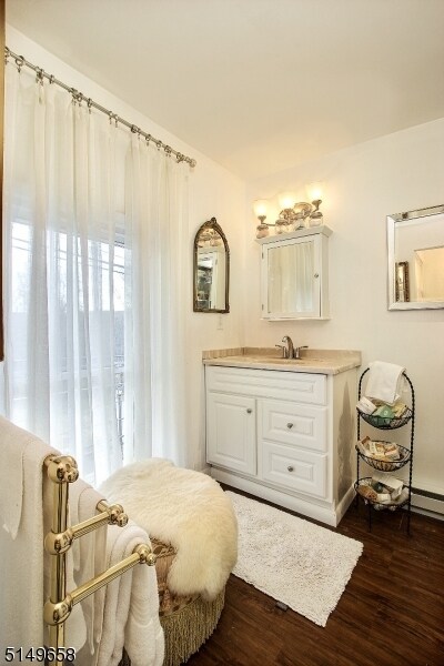 Building Photo - 117 Main St