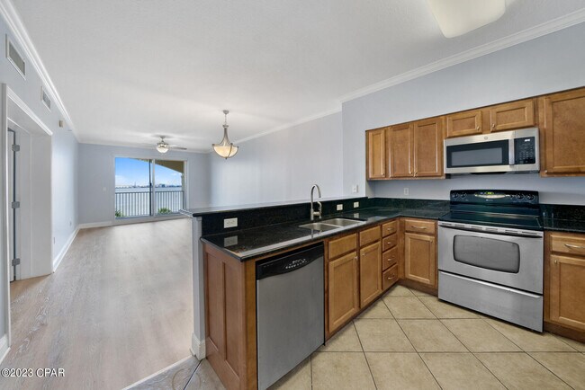 Building Photo - 2400 Grandiflora Blvd